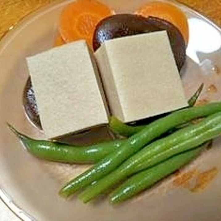 高野豆腐と　野菜の　含め煮